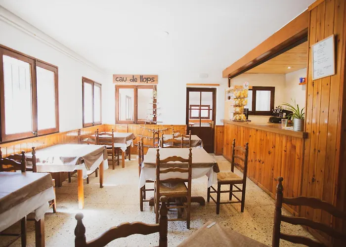 Coll De Port Hostel Tuixen