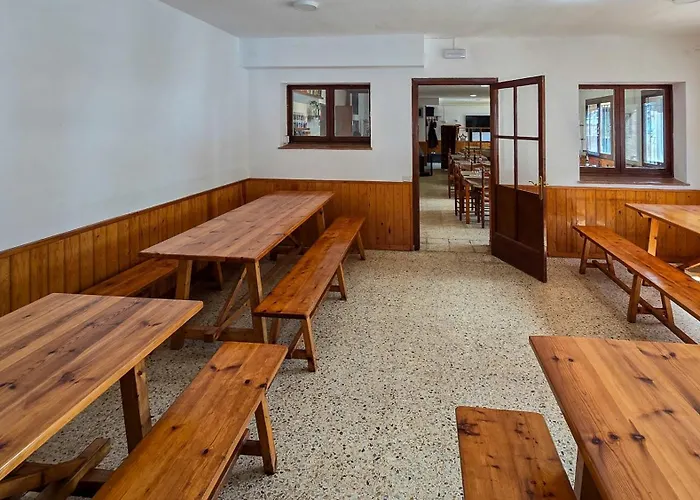 Coll De Port Hostel Tuixen