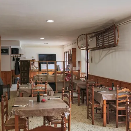Coll De Port Hostel Tuixen
