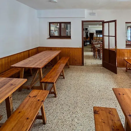 Coll De Port Hostel Tuixen